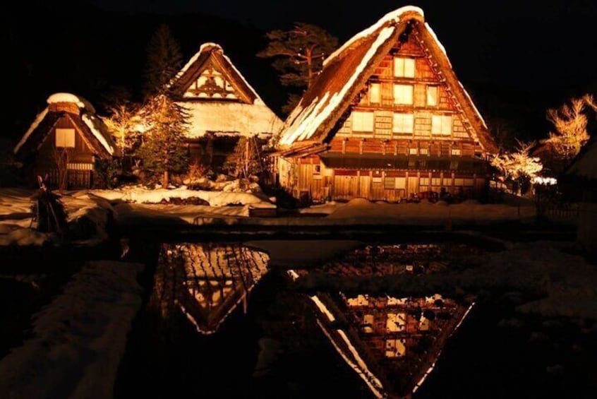 Private Sightseeing Tour to Shirakawago and Takayama from Nagoya 