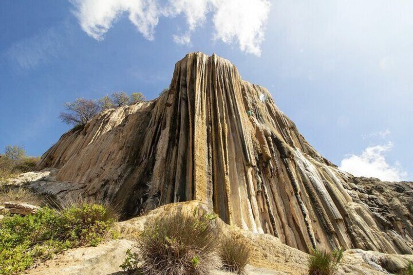 Medium to Hierve el Agua Tour with Admission Included