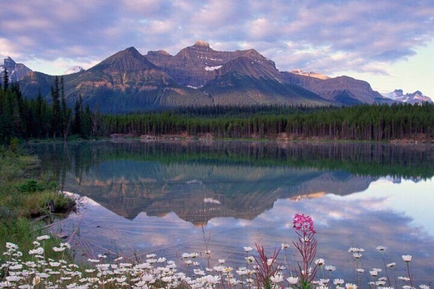 2 Day Scenic Tour in Calgary Banff Lake Louise Moraine Lake