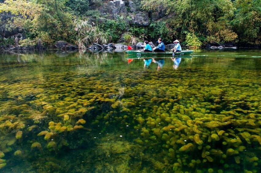 Luxury Bai Dinh Pagoda and Trang An Small Group Day Tour by Limousine