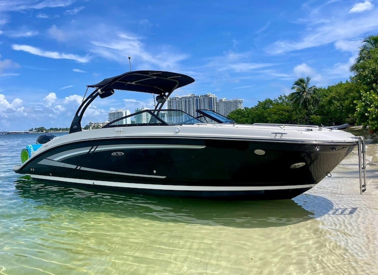 Miami: Private 29’ SeaRay SDX Coastal Highlights Boat Tour