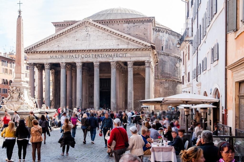Rome's Amazing Colosseum, Forum & Trevi 3 Hour Private Tour