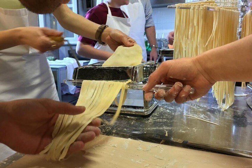 Making pasta, TAGLIATELLE