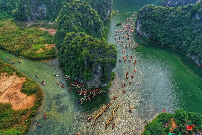 Hanoi to Ninh Binh Luxury Small Group Day Tour with Hoa Lu Tam Coc Cyclin