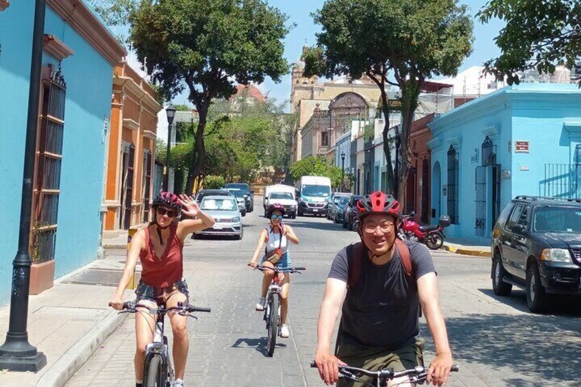 Bicycle Tour through Oaxaca learning about its Urban Art and History