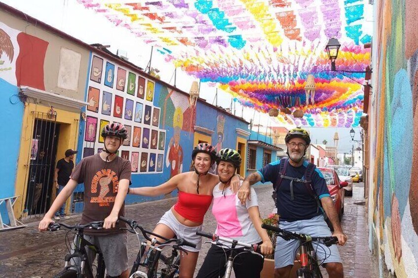 Bicycle Tour through Oaxaca learning about its Urban Art and History