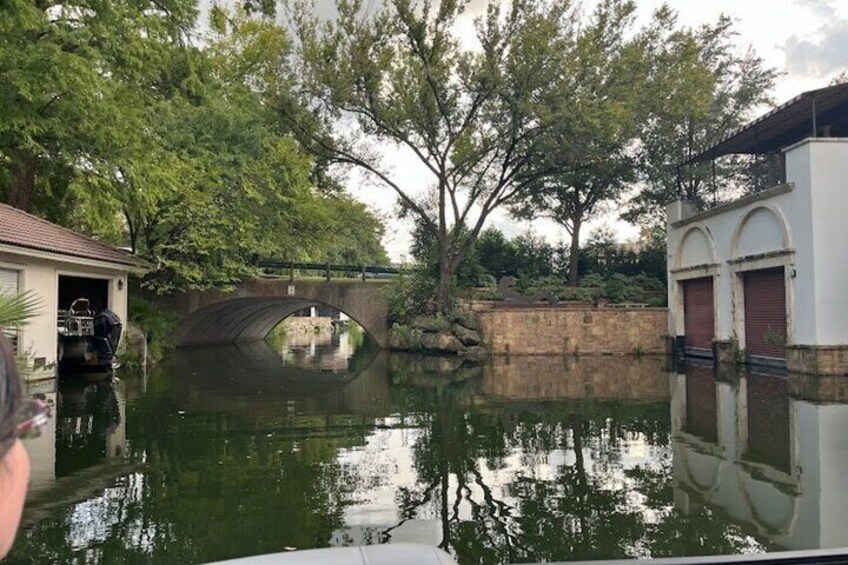 2 Hour Boat Tour on Lake Austin 