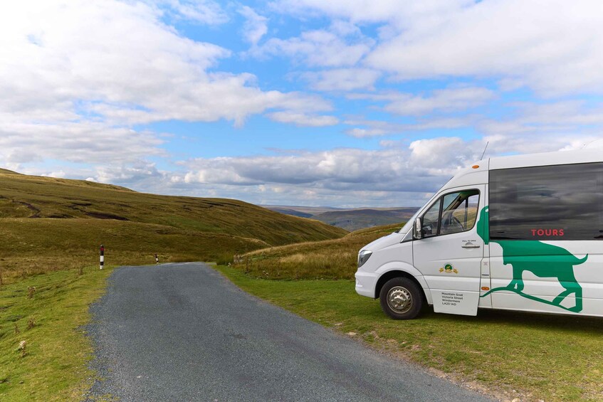 Picture 3 for Activity From Lake District: Full-Day Yorkshire Dales Tour