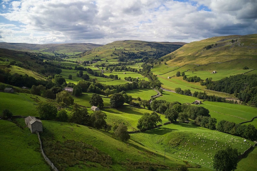 Picture 1 for Activity From Lake District: Full-Day Yorkshire Dales Tour