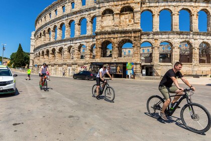 Pula E-Bike Tour: Von Verudela zum Stadtzentrum von Pula