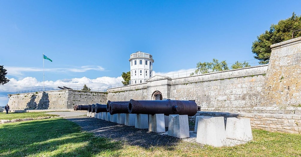 Picture 16 for Activity Pula E-Bike Tour: From Verudela to Pula City Center