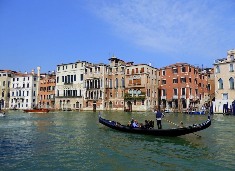 Picture 5 for Activity Venice: Gondola Ride and St. Mark's Basilica Tour