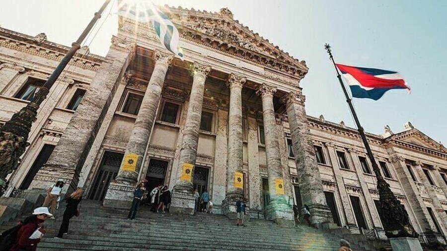 Audio Guided Tour in Montevideo City for Cruisers