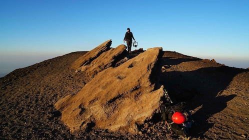 Catania: Tur Matahari Terbenam dengan Pemandu di Gunung Etna