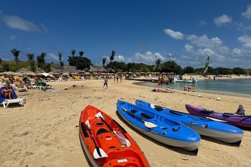 Pinel Island Beach Bar Snorkelling and Hiking Half Day Activity