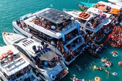 Fuik Beach Boat Party