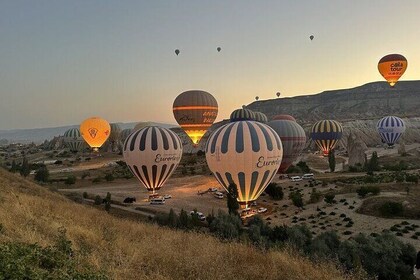 Cappadocia Sunrise Hot Air Balloon Watching Tour