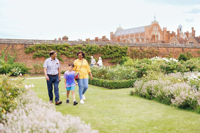 Hampton Court Private tour from London