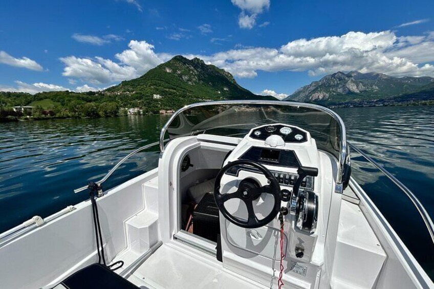 One Hour Private Speedboat Tour on Lake Como with Driver