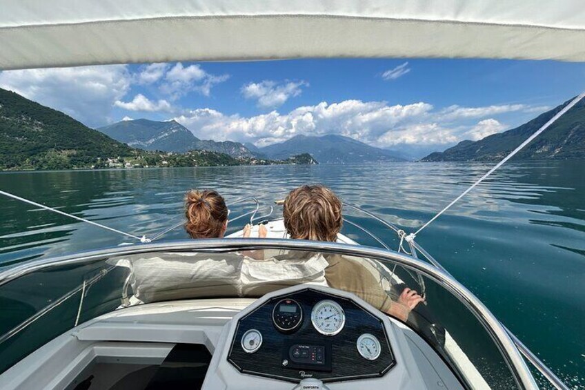 One Hour Private Speedboat Tour on Lake Como with Driver