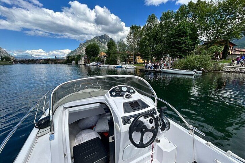 One Hour Private Speedboat Tour on Lake Como with Driver