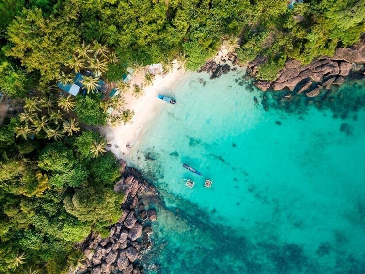 Snorkeling Beach Day Tour Finger Nail Island Gam Ghi May Rut Islands