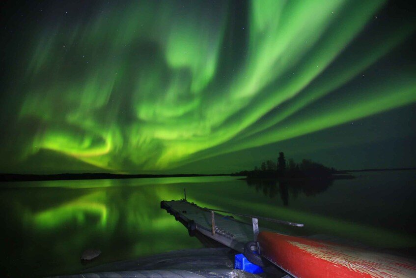 Picture 3 for Activity From Yellowknife: Northern Lights Bus Tour with Photos