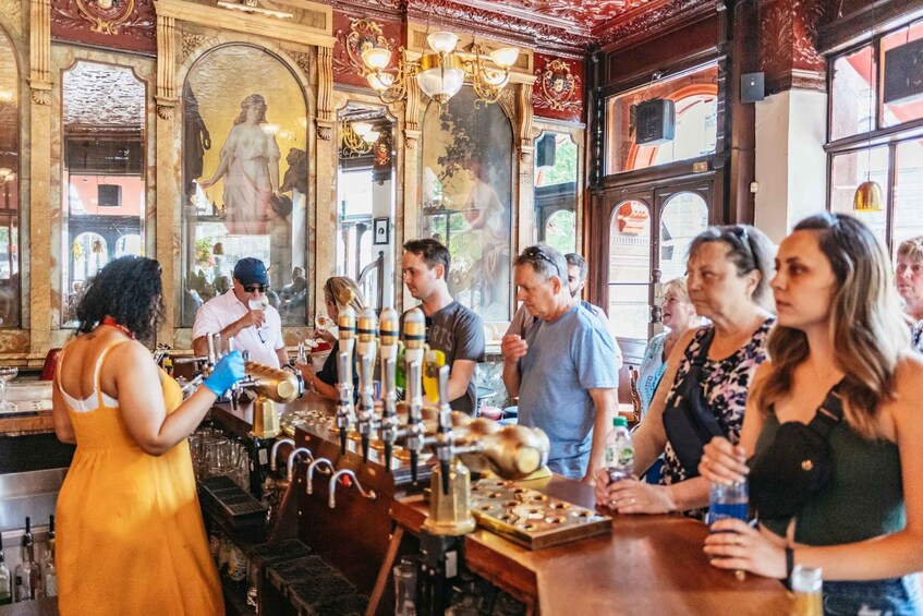 Picture 8 for Activity London: Historic Pubs of Central London Walking Tour