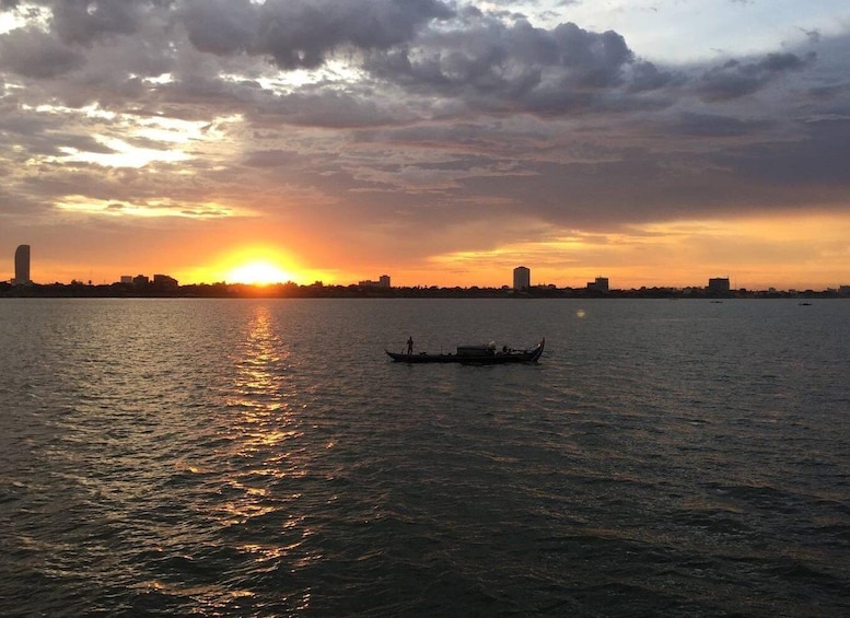 Picture 5 for Activity Sunset Dinner Tour: Tonle Sap Lake Floating Village