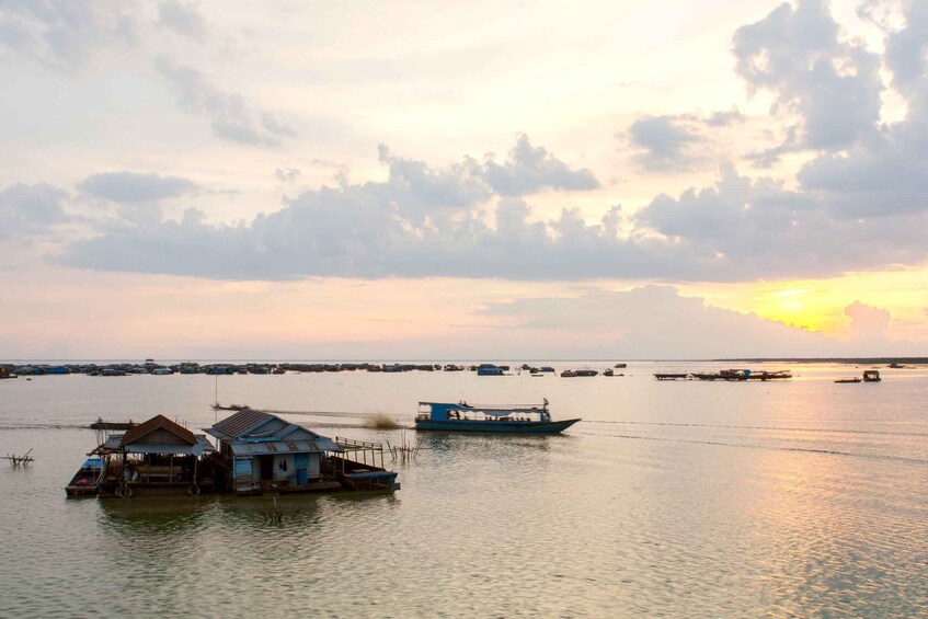 Picture 4 for Activity Sunset Dinner Tour: Tonle Sap Lake Floating Village