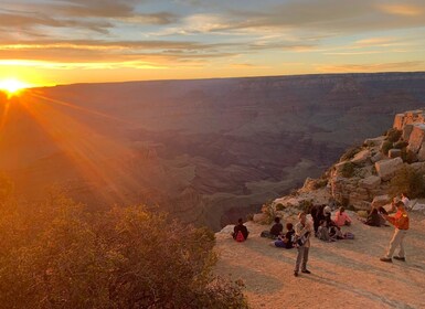 Grand Canyon National Park: Guided Sunset Hummer Tour