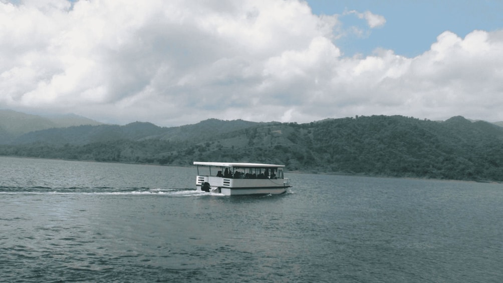 Picture 1 for Activity La Fortuna or Monteverde: One-Way Boat Transfer