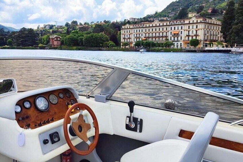 Exclusive Private Guided Boat Tour on Lake Como