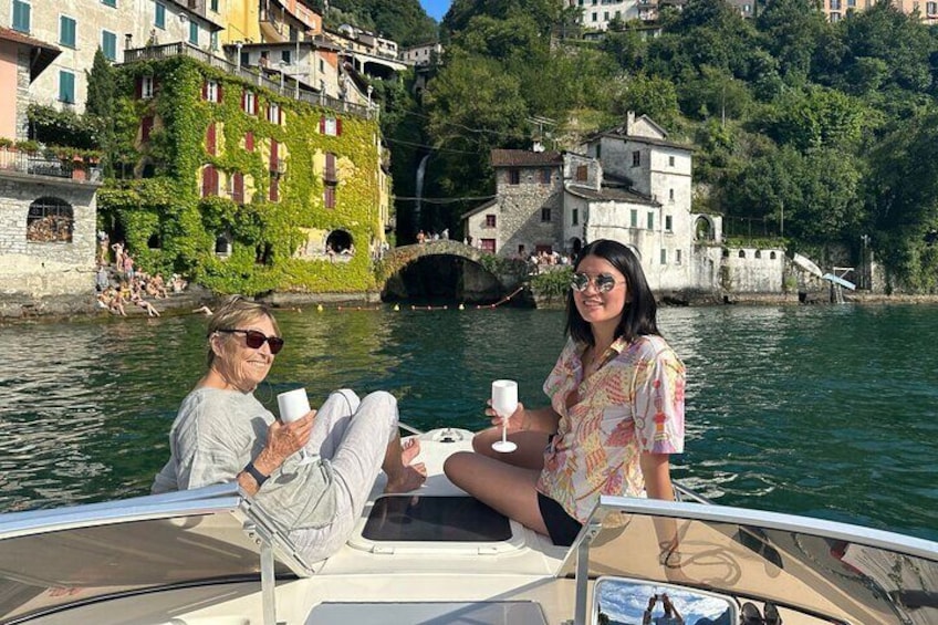 Exclusive Private Guided Boat Tour on Lake Como