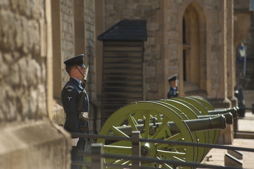 Tower of London Fully Guided Private Tour