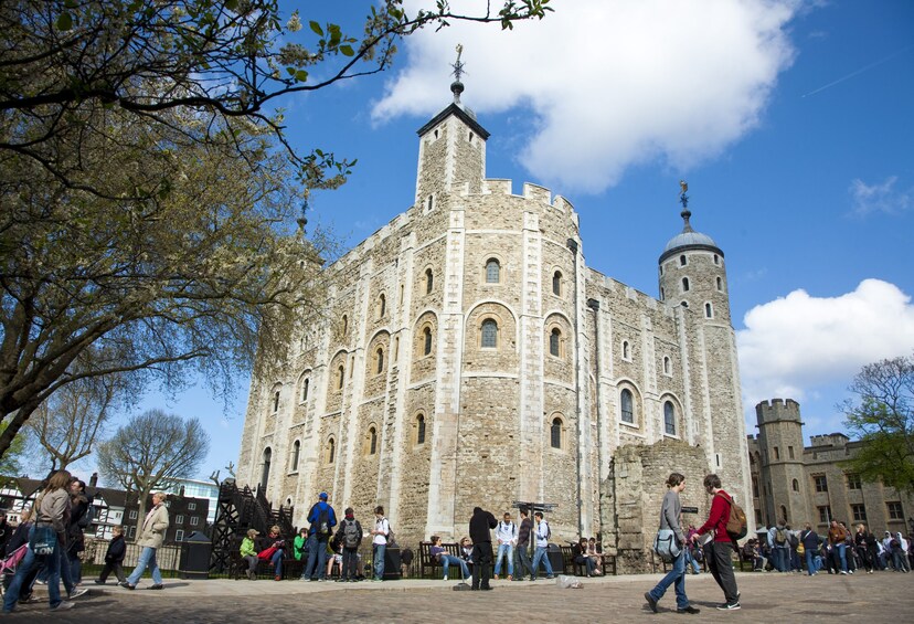 Tower of London Fully Guided Private Tour