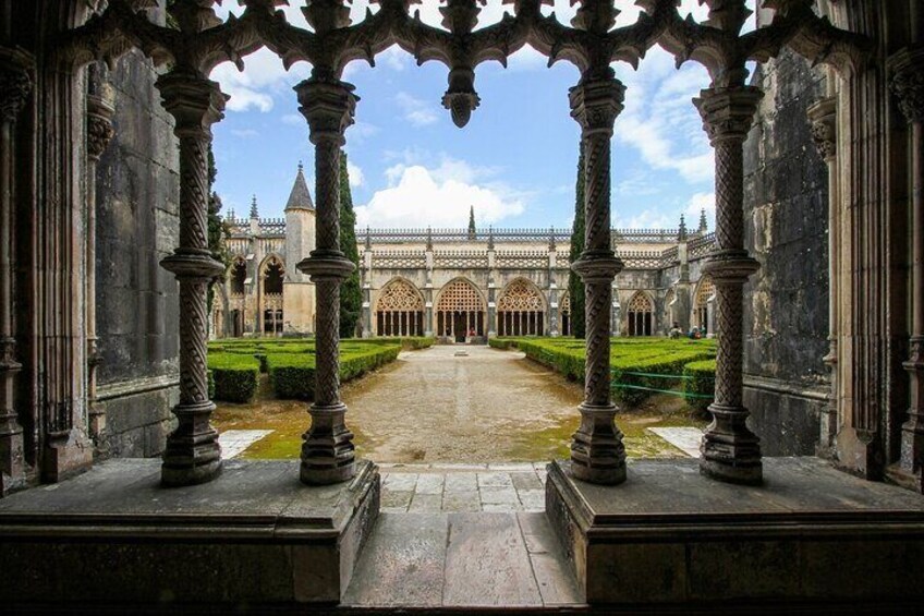 Full-Day Private Tour Fátima Batalha and Óbidos