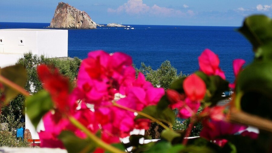 From Lipari: Full-Day Cruise to Panarea and Stromboli