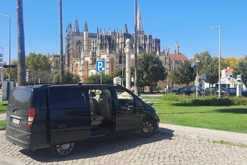 Batalha Monastery, our comfortable van to better serve you