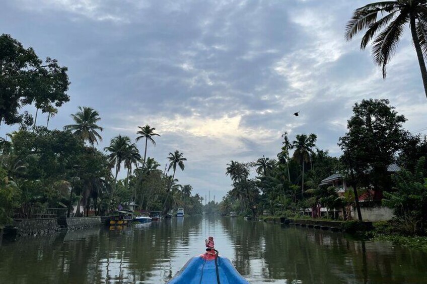 canal cruise 