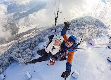 Interlaken: Tandem Paragliding Flight with Pilot