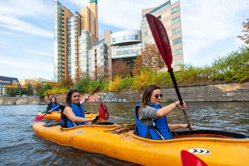 Picture 2 for Activity Berlin: One-way Kayaking Tour Through the City