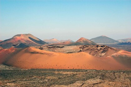 Lanzarote: Volcanoes & Caves Guided Day Trip with Transfers
