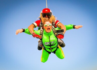 Algarve: Tandem Skydiving Adventure ความสูง 15,000 ถึง 10,000 ฟุต