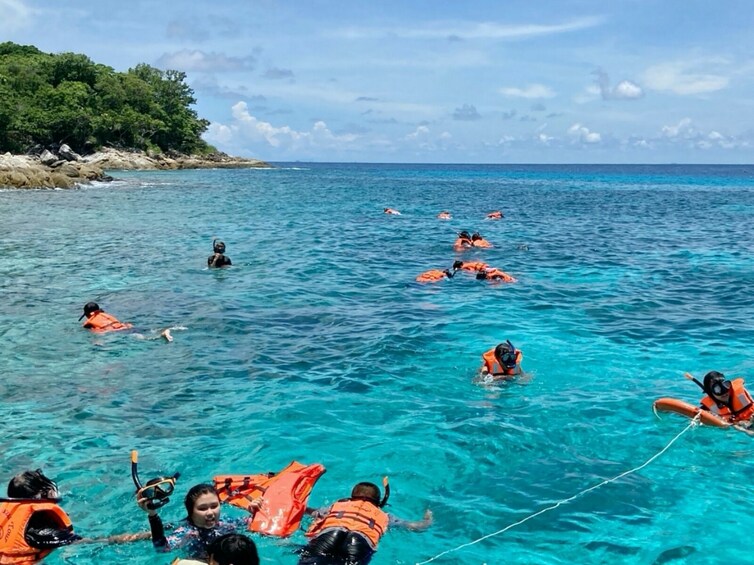 Phuket: Day Trip to Coral and Racha Island by Speed Boat