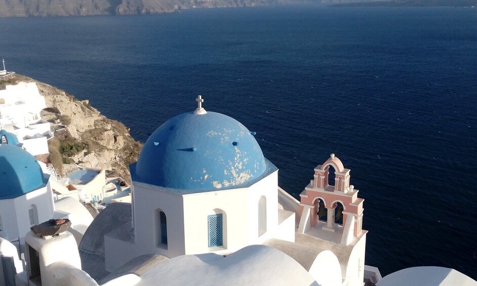 Santorini: Small-Group Highlights Tour of Venetian Castles