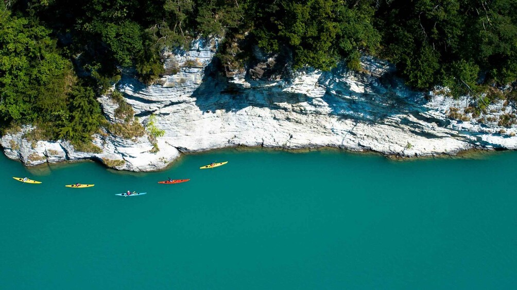 Picture 1 for Activity Interlaken: Kayak Tour of the Turquoise Lake Brienz