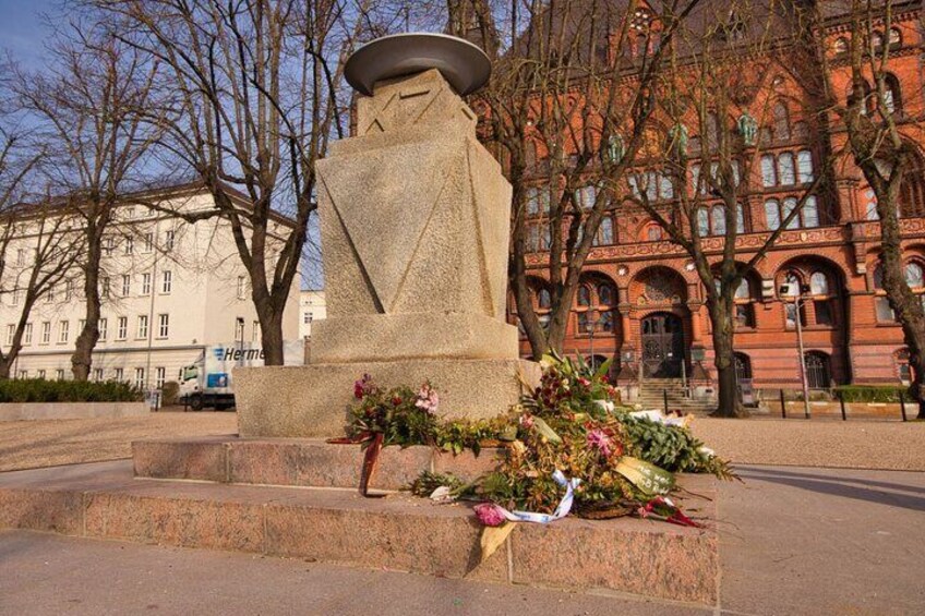 Audiobook City Rally in Rostock's Old Town