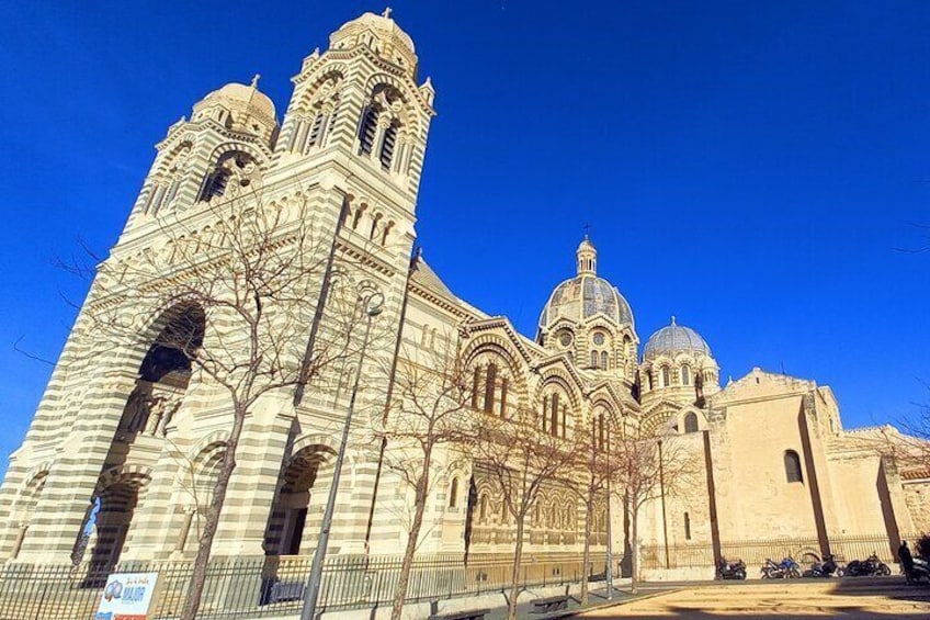 Discover the very Essential of Marseille for 2.5 Hours