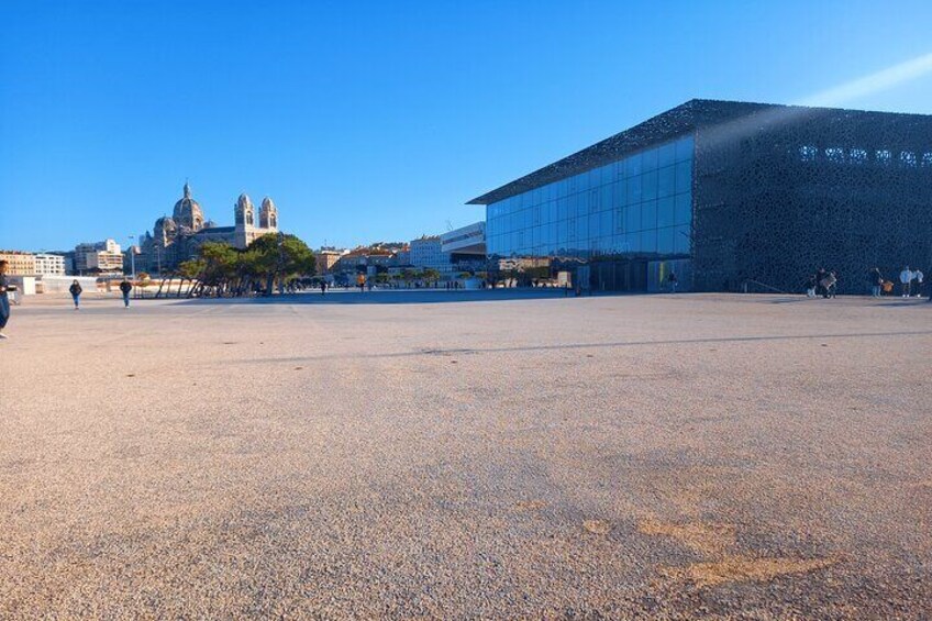 Discover the very Essential of Marseille for 2.5 Hours